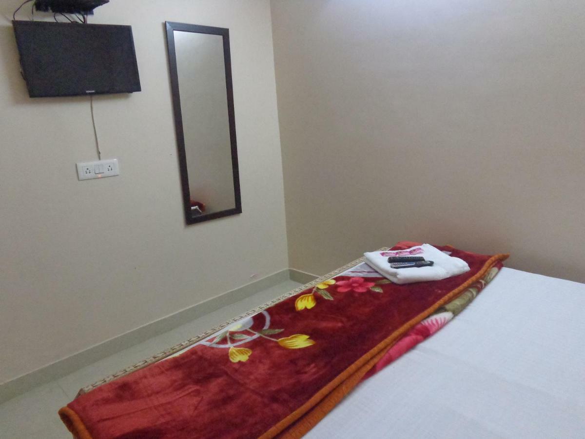 Delhi Inn,Walk In Nizamuddin Railway Station New Delhi Exterior foto