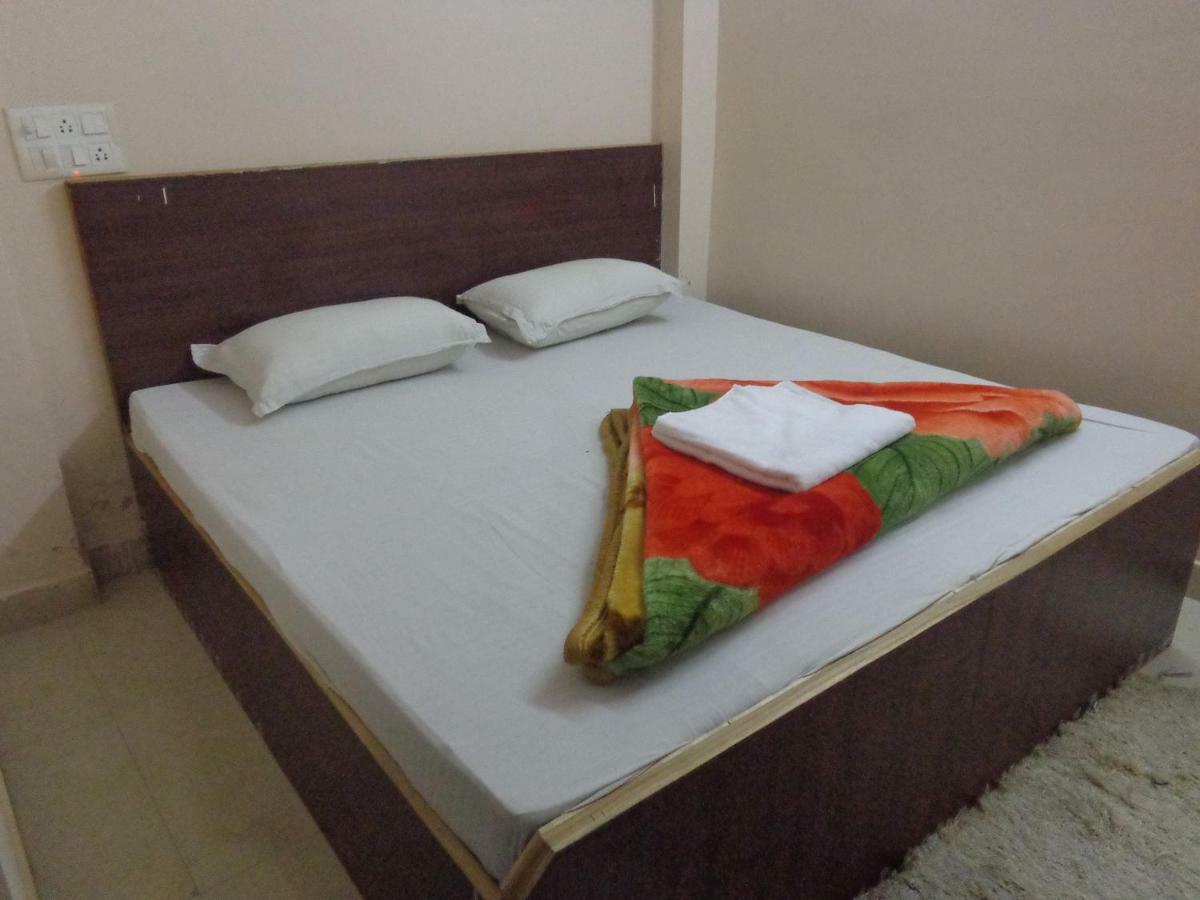 Delhi Inn,Walk In Nizamuddin Railway Station New Delhi Exterior foto